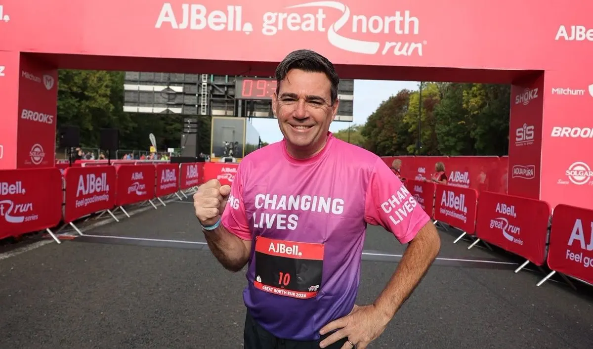 Енді Бернем фінішував на Great North Run: як прем'єр Британії увійшов в історію півмарафону