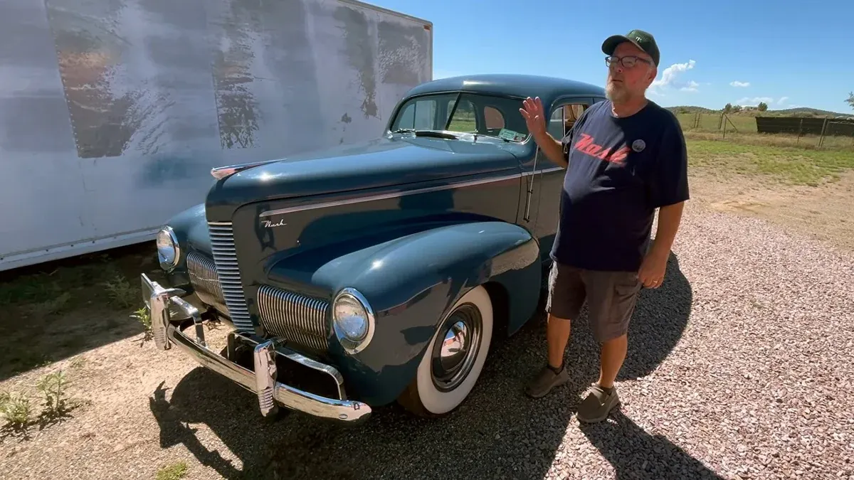 Рідкісний Nash Ambassador 1940 року знайшли в сараї в США