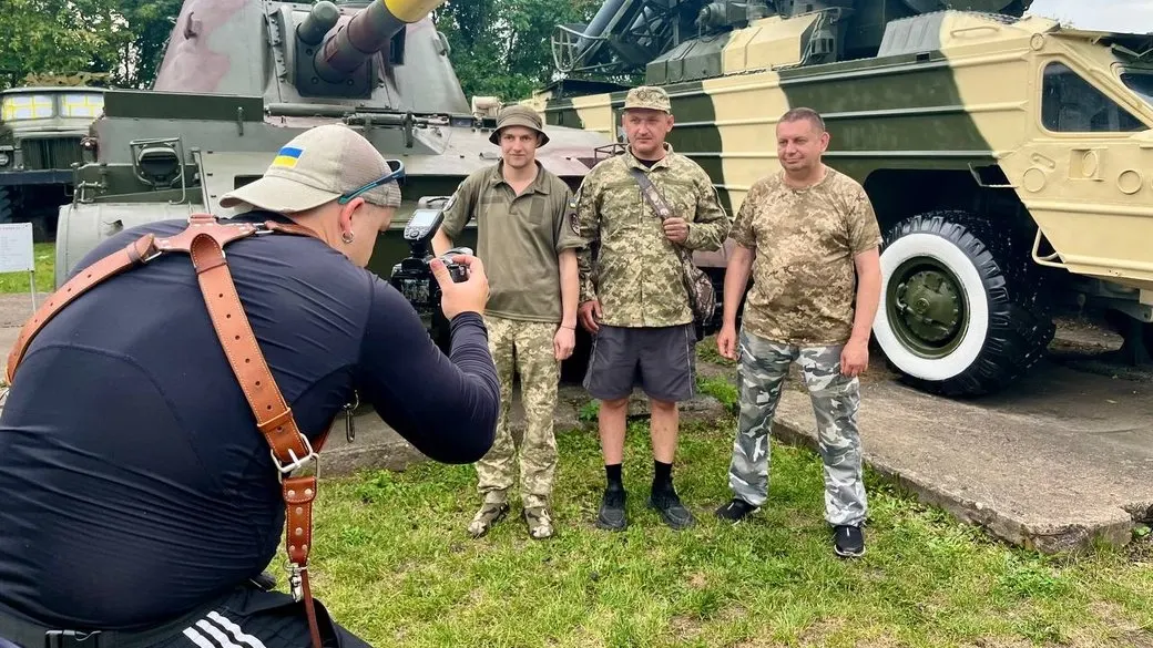 Краса сильних: у Луцьку ветерани взяли участь у фотосесії до Дня Незалежності
