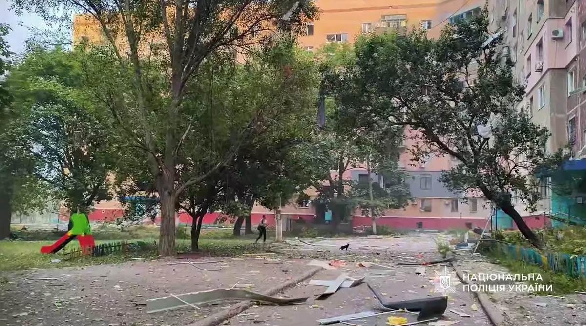 Поліція Донеччини показала відео порятунку людей у перші хвилини після удару по Краматорську