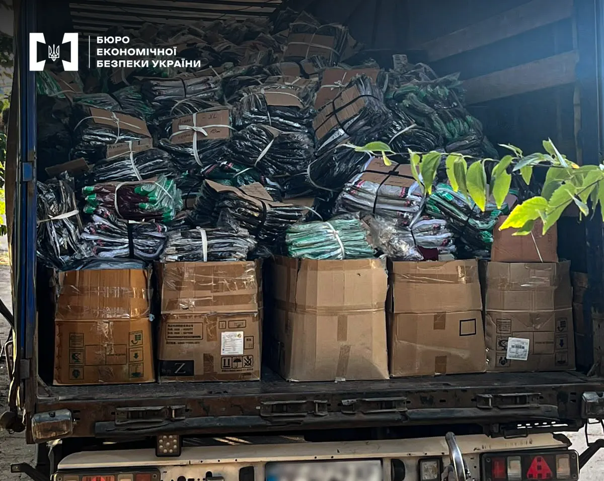 Підпільне виробництво брендового одягу в Миколаєві: вилучено 420 тисяч одиниць