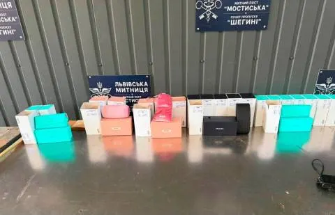 Контрабанда брендових окулярів на 700 тисяч: деталі інциденту в Шегинях