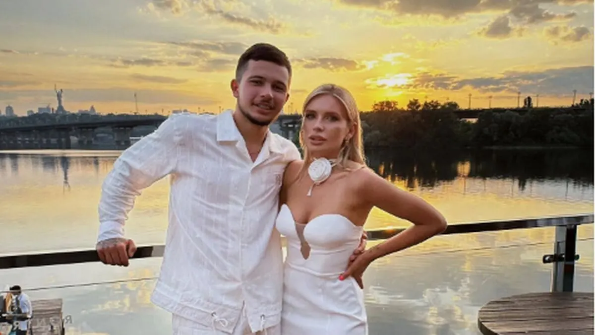 Дружина вінгера «Динамо» Назара Волошина показала нове фото в купальнику