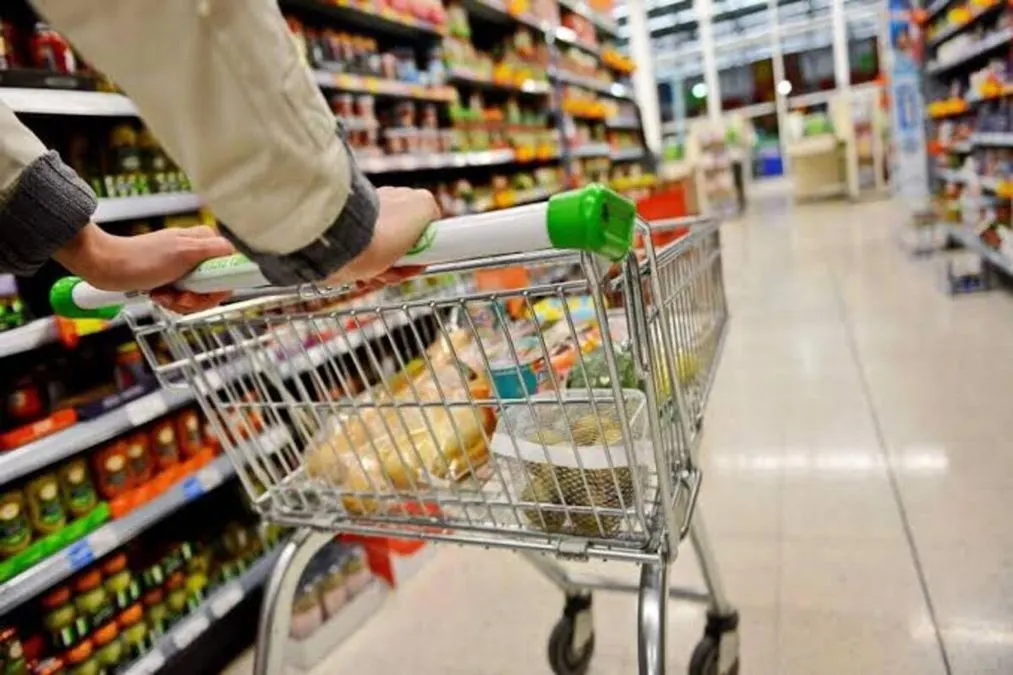 Українці запасаються продуктами: попит на крупи зріс удвічі