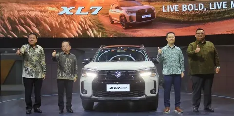 Suzuki представила новий позашляховий мінівен XL7