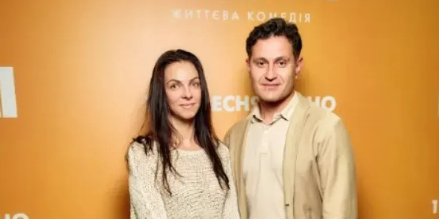 Ахтем Сеітаблаєв уперше вийшов у світ з новою обраницею Оленою