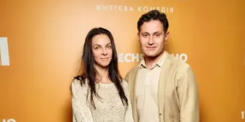 Ахтем Сеітаблаєв уперше вийшов у світ з новою обраницею Оленою