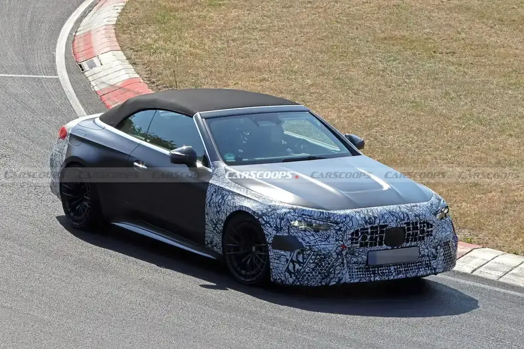 Mercedes-AMG тестує оновлений кабріолет CLE 53 на Нюрбургрингу