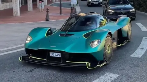 Алонсо вигуляв трековий Aston Martin Valkyrie вулицями Монако