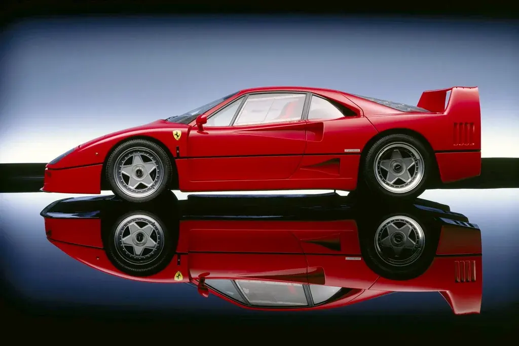 Льюїс Гамільтон придбав легендарний Ferrari F40