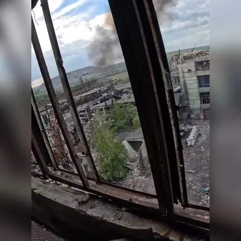 Окупована шахта під Мирноградом: руїни, сміття та українські дрони