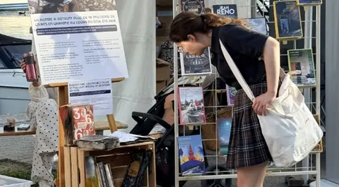 У Швейцарії обгорілі книжки з харківського складу стали артефактом війни