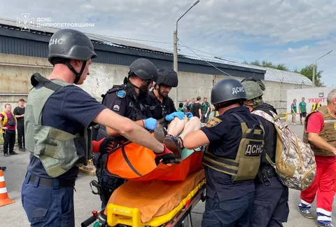 Атака на Дніпро: кількість загиблих зросла до двох, є поранені