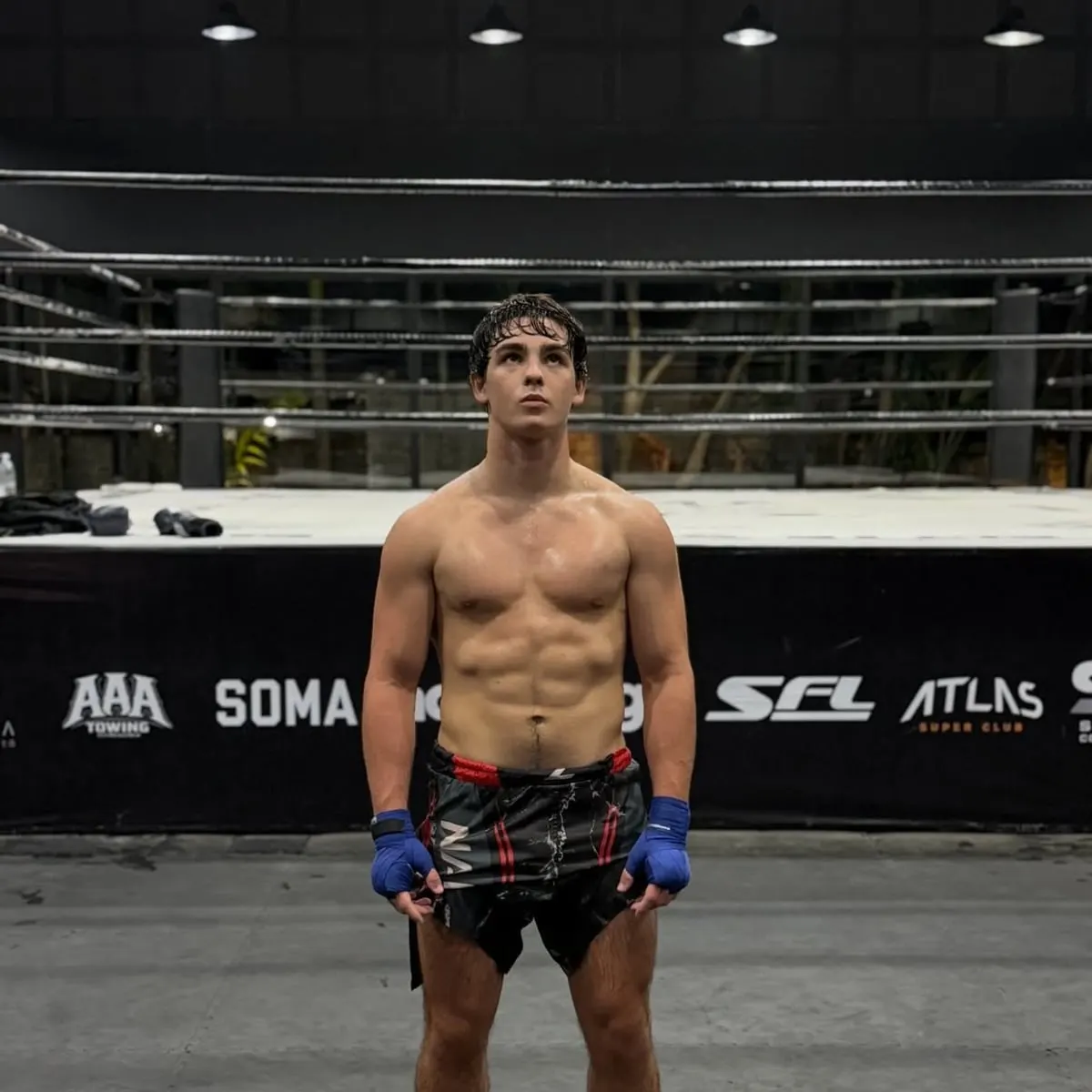 GUNIA прибрав бійця MMA з фотопроєкту через фото з російським репером