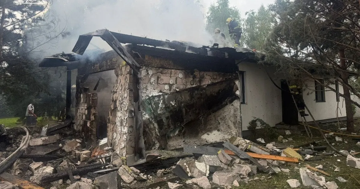 Нічна атака дронів на Київщину: двоє постраждалих, пожежі та руйнування