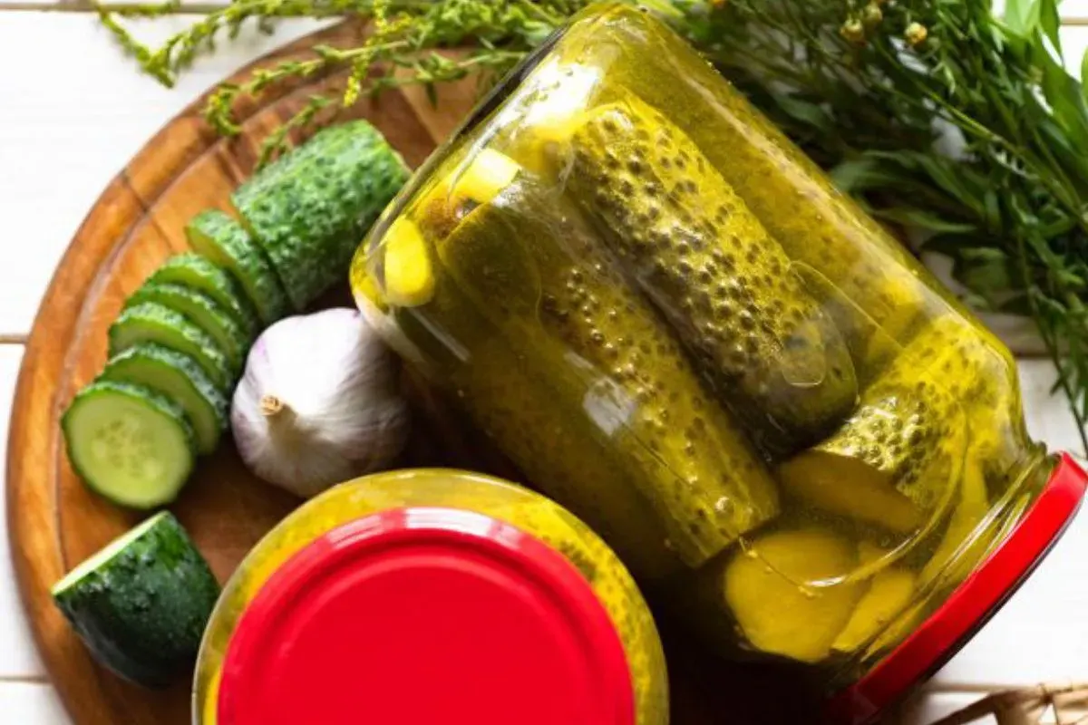 Огірки з куркумою на зиму: як приготувати яскраву закуску