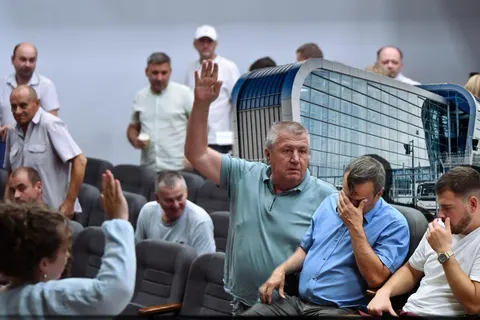 Слухання у Сокільниках: мешканці проти забудови біля аеропорту